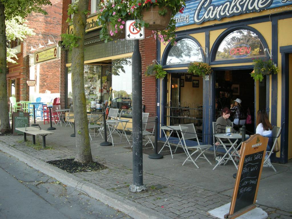 פורט קולבורן Canalside Restaurant, Inn & Kitchen Store מראה חיצוני תמונה