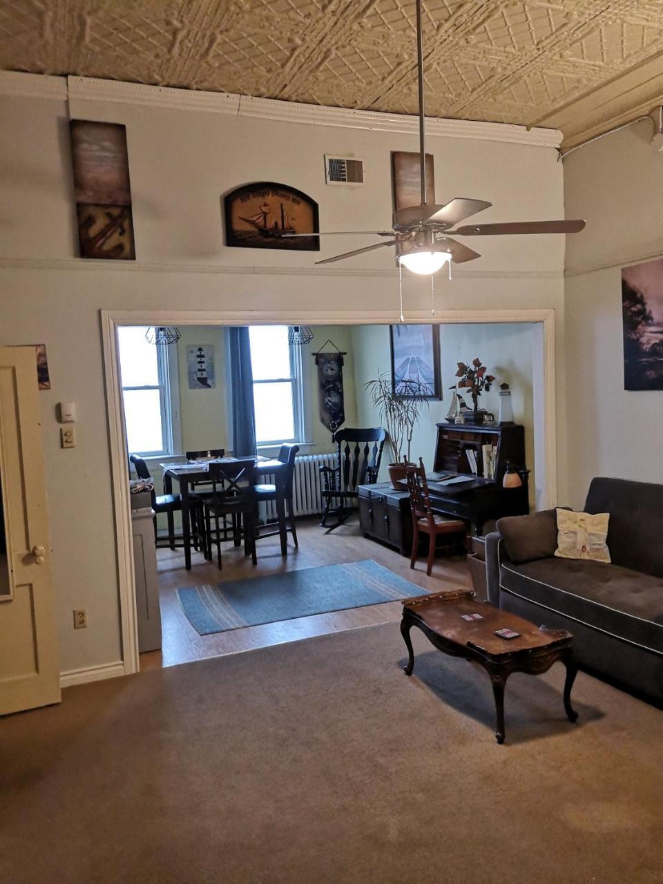 פורט קולבורן Canalside Restaurant, Inn & Kitchen Store מראה חיצוני תמונה